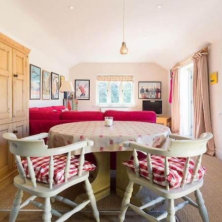 Charming Cottage Surrounded By Idyllic Garden In Peaceful Location In Central Charlbury Exterior foto