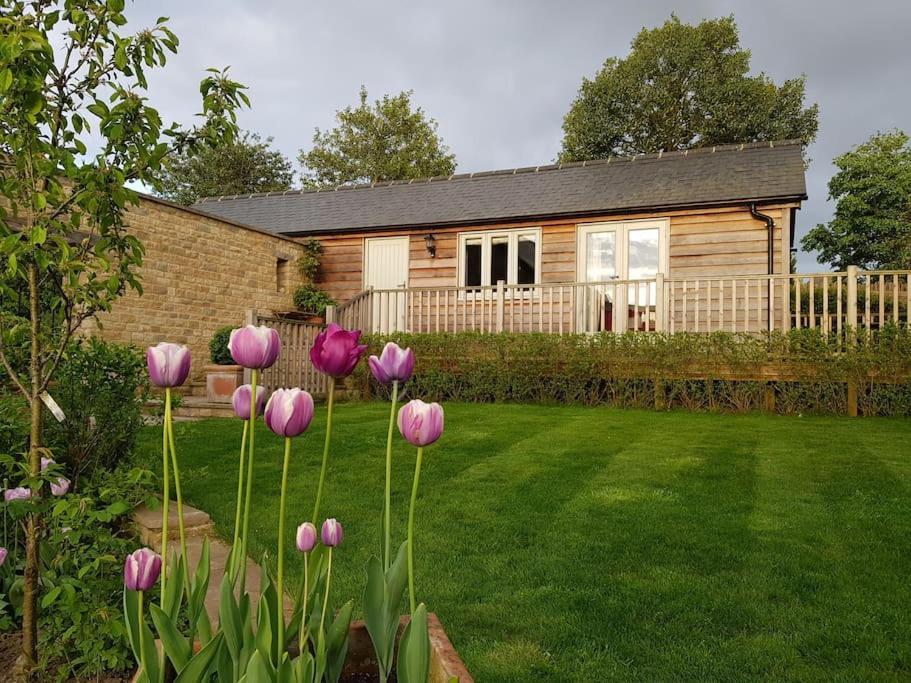 Charming Cottage Surrounded By Idyllic Garden In Peaceful Location In Central Charlbury Exterior foto