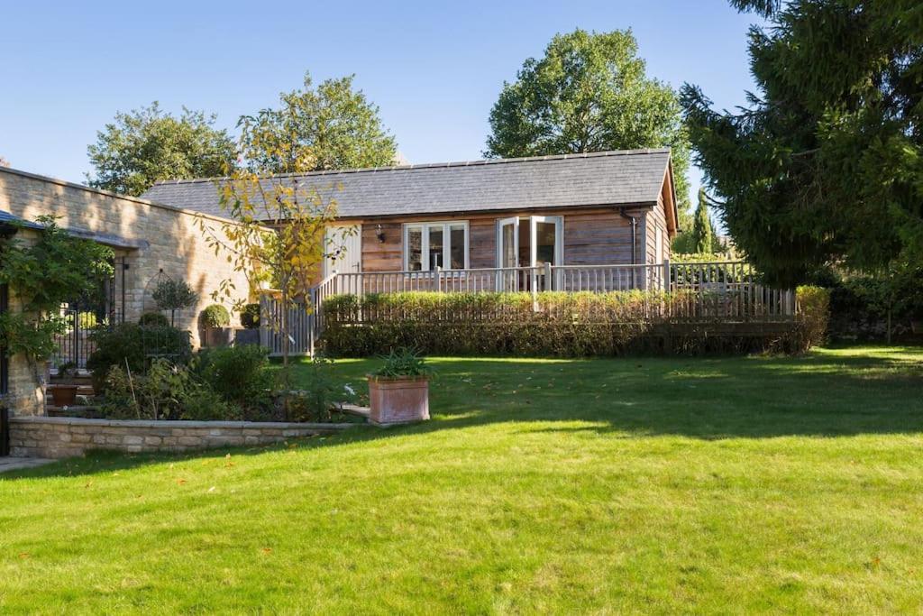 Charming Cottage Surrounded By Idyllic Garden In Peaceful Location In Central Charlbury Exterior foto